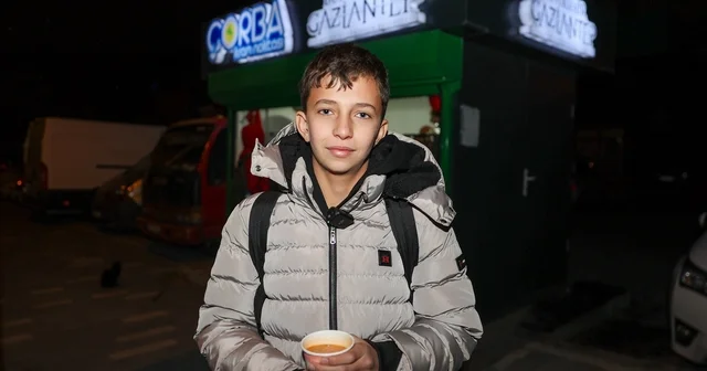 Gaziantep Büyükşehir, 39 noktada sabahı sıcak çorba ile karşılıyor Gaziantep Haberleri