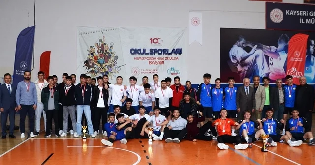 Kayseri Liseli Gençler Hentbol İlBirinciliği sona erdi Kayseri Haberleri