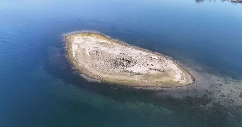Sular çekildi gölün ortasında ortaya çıktı en az 1600 yıllık Sözcü Gazetesi