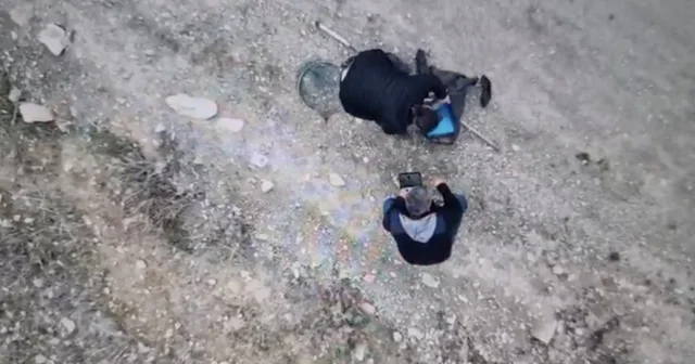 Kızılırmak Nehri nde elektrikle avlanan şahıslar yakayı ele verdi Çorum Haberleri