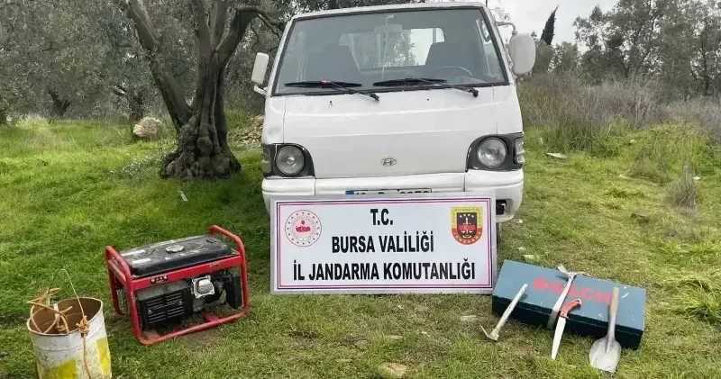 Kaçak kazıya suçüstü: Kıskıvrak yakalandılar Bursa Haberleri