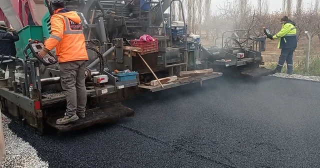 Sultan Sazlığı yoluna sıcak asfalt serimi yapıldı Kayseri Haberleri