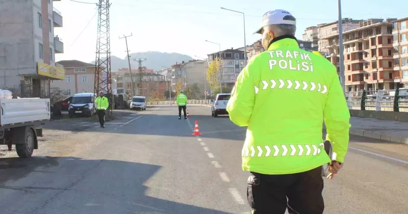 Ordu’da polis ekiplerinden trafik denetimleri