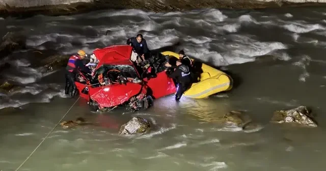 Zap Suyu na düşen aracın sürücüsü ağır yaralandı VİDEO İZLE