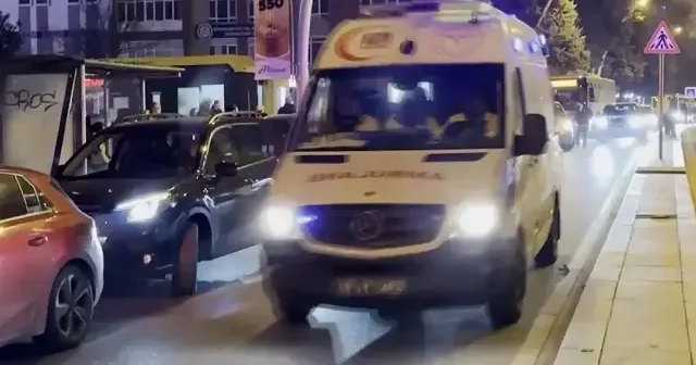 Başkent trafiğinde örnek duyarlılık: Sürücüler ambulanslar için seferber oldu VİDEO İZLE