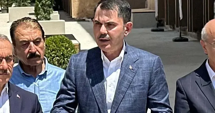 Bakan Kurum açıklamalarda bulunuyor