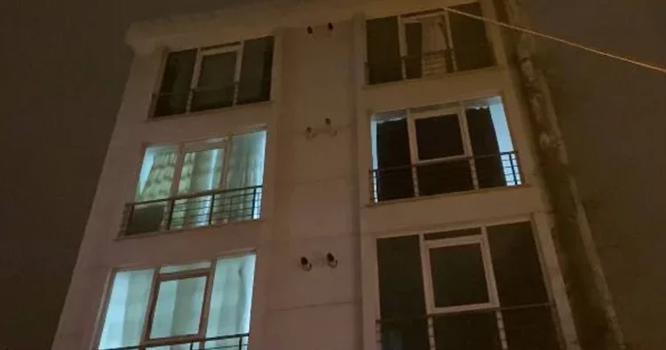 Alacak verecek tartışmasında arkadaşını silahla vurdu