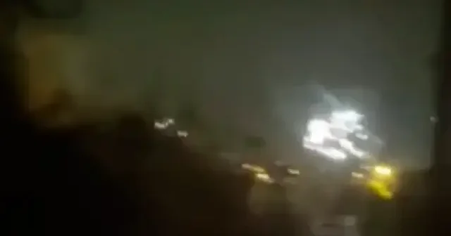 Hatay da elektrik tellerinin bomba gibi patladığı anlar vatandaşları tedirgin etti VİDEO İZLE