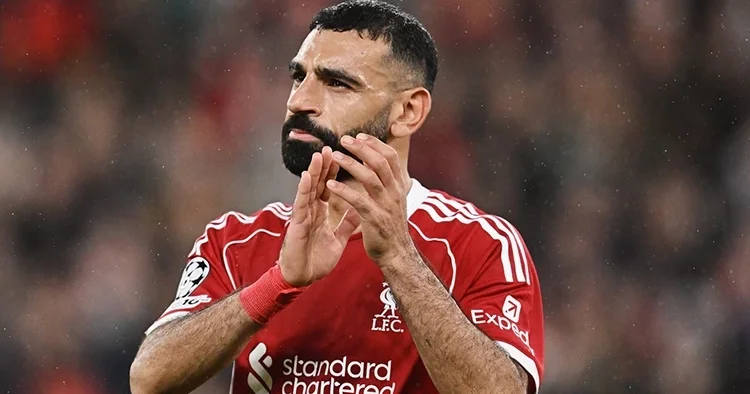 Adebayor dan Salah a destek açıklaması! Haksızlık ediliyor