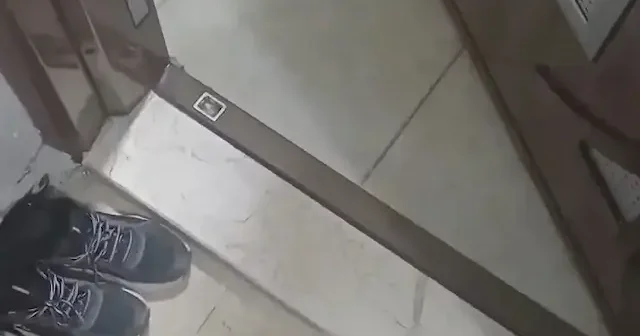 Evine tamire gelen tamirciyi galoşu olmadığı için içeri almadı VİDEO İZLE