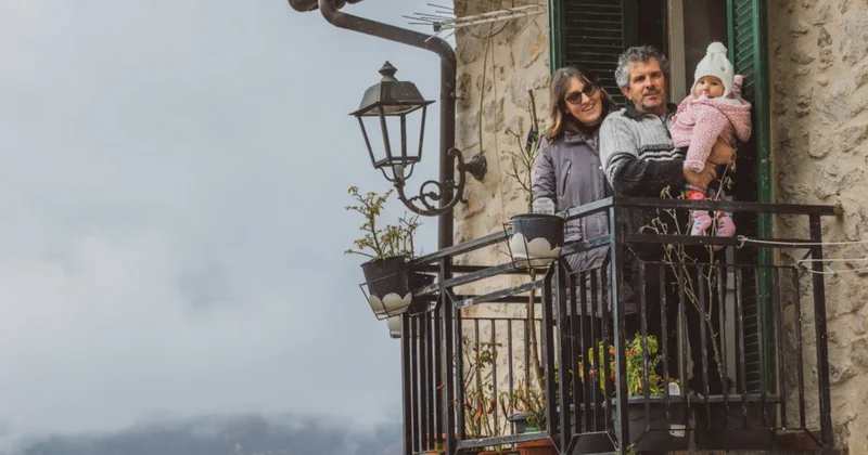 İnsandan çok kedinin olduğu köyde, 30 yıl sonra ilk kez bebek doğdu Sözcü Gazetesi