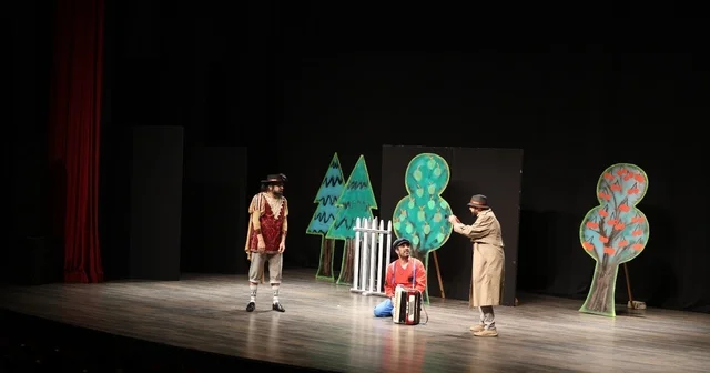 Başkan Çerçioğlu, çocukları tiyatro ile buluşturdu Aydın Haberleri