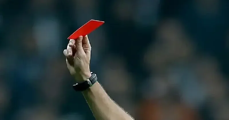 Süper Lig de ilk yarının kart raporu ortaya çıktı: İki takım hiç kırmızı görmedi Futbol Haberleri