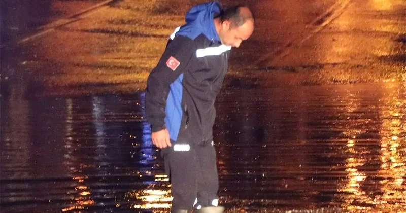 Sağanak vurdu yollar göle döndü