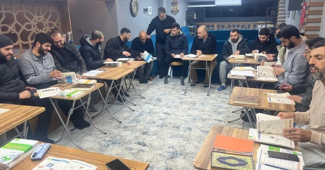 Salihli de gençlerin Arapça öğrenme merakı kursa dönüştü Manisa Haberleri