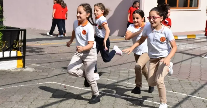 Öğrencilere ve öğretmenlere müjdeli haber: Sayılı günler kaldı!