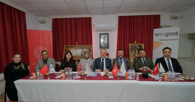 ANTGİAD dan istihdama katkı İstihdam Garantili Meslek Edindirme Kursu nu tamamlayanlar sertifikalarını aldı Antalya Haberleri