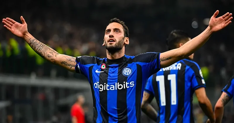 Hakan Çalhanoğlu ndan Galatasaray sürprizi: Fotoğraflar ortaya çıktı