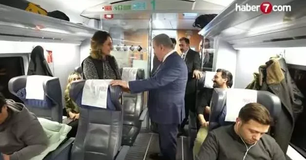 Regaip Kandili’nde Destici’den YHT’de anlamlı jest