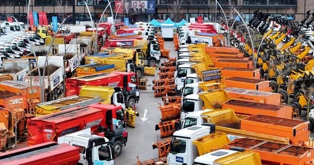 Kocaeli de 265 milyon liralık 42 yeni iş makinesi hizmete girdi Tuz stokları dolu, araçlar hazır Kocaeli Haberleri