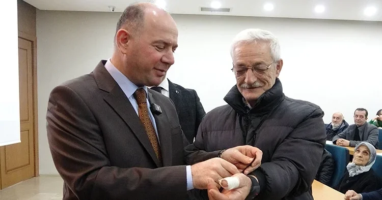 Türkiye de bir ilk: Yaşlı nüfusu yoğun ilde yaşlılar için bileklik uygulaması