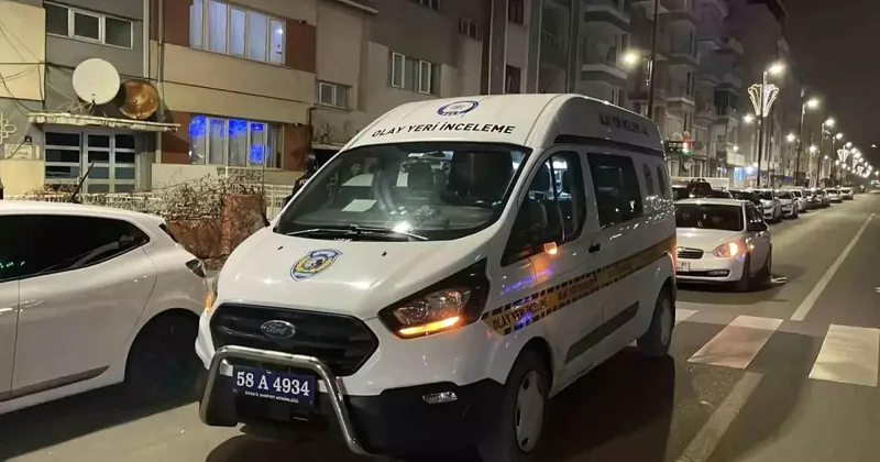 Sivas ta Kardeş Kavgasında Bıçaklama: Bir Ölü