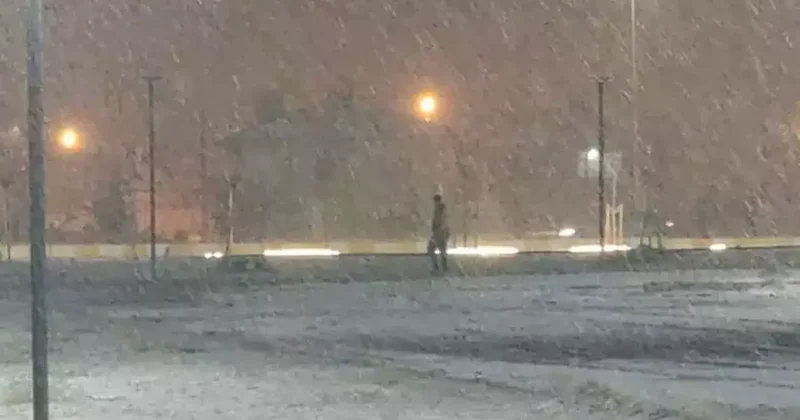 Kar, dolu ve fırtına aynı anda vurdu: Tüm yurt beyaza bürünecek