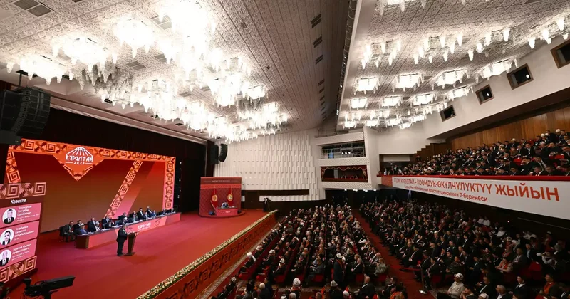 Kırgızistan da 4. Halk Kurultayı, sonuç bildirisinin kabul edilmesiyle sona erdi
