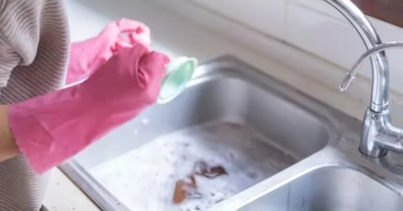 Tıkanan boruları anında açan mutfak malzemesi: Sirke ve kabartma tozu değil Sözcü Gazetesi