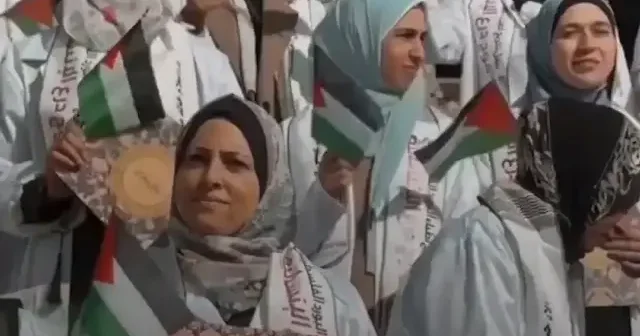 Savaşın ortasında 168 Gazzeli doktor mezun oldu VİDEO İZLE