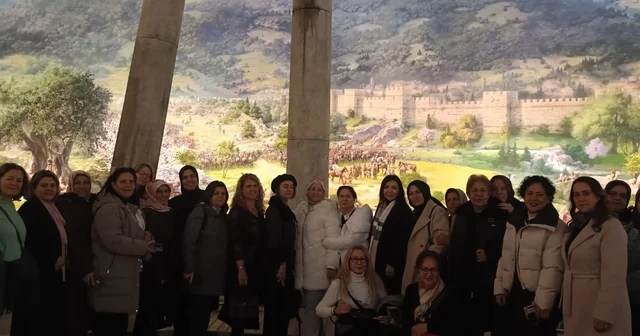 Osmangazili kadınlar kültür turlarıyla moral depoluyor Mahallem Geziyor Projesine kadınlardan yoğun ilgi Bursa Haberleri