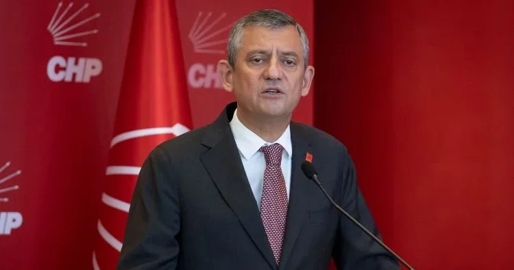 Özel’den Saran eleştirisi