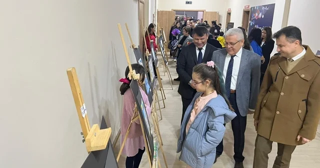 Alaşehirli öğrencilerden Filistin e duygu dolu şiirlerle destek Manisa Haberleri