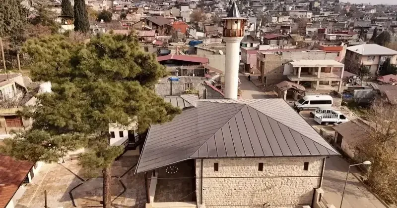 Kahramanmaraş ta depremde yıkılan cami yeniden inşa edilerek ibadete açıldı Kültür Sanat Haberleri
