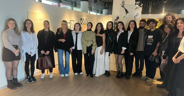 BŞEÜ lü genç sanatçılar İstanbul daki prestijli sergide Bilecik Haberleri