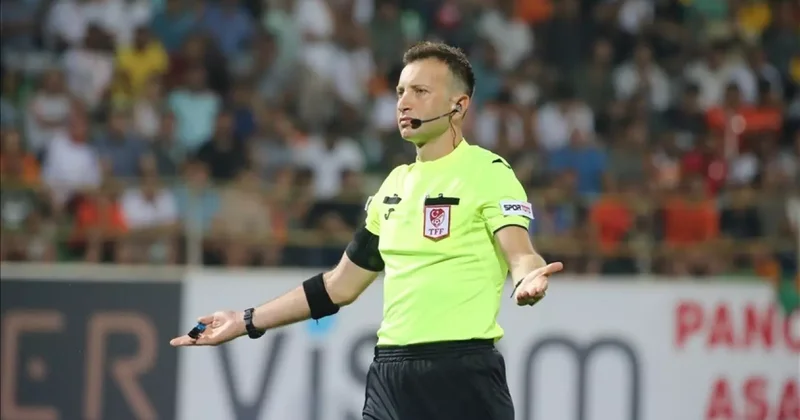 Süper Lig in son yıllardaki Derbi hakemi asıl mesleğini yaparken görüntülendi