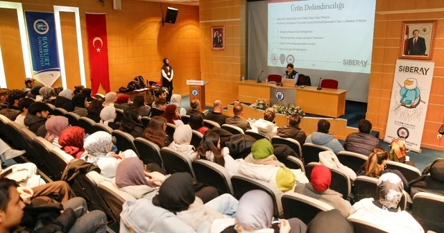 Bayburt ta öğrenciler yapay zeka destekli dolandırıcılığa karşı bilgilendirildi Bayburt Haberleri