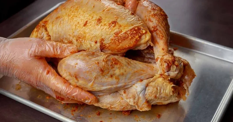 6 şefe hindi pişirirken alüminyum folya kullanılmalı mı diye soruldu: Cevaplar beklenmedik yerden geldi Sözcü Gazetesi