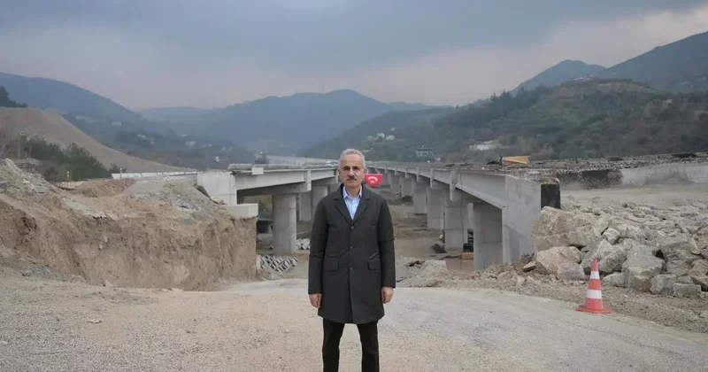Bakan Uraloğlu, Hatay da İskenderun Antakya Otoyolu Projesi ndeki çalışmaları inceledi