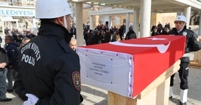 Kalp krizi sonucu vefat eden polis memuru son yolculuğuna uğurlandı Kırşehir Haberleri