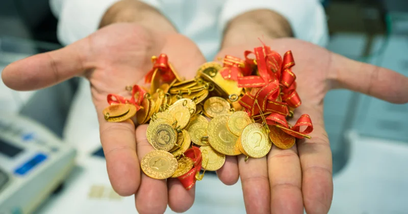 CANLI ALTIN FİYATLARI 27 OCAK 2026: Altında ibre yukarı yönlü! Bugün Cumhuriyet altını, 22 ayar bilezik, tam, yarım, çeyrek ve gram altın fiyatı ne kadar?