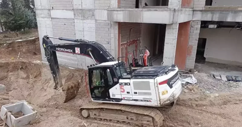 Adıyaman da feci ölüm: İş makinesi ile duvar arasında sıkıştı!