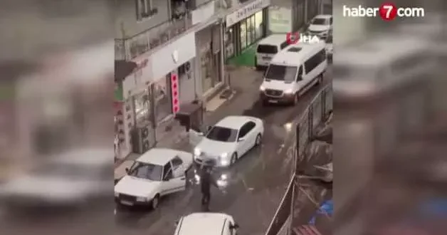 Döner bıçağıyla trafikte tartıştı, ehliyetine el konuldu: Videoyu yayınlayanı tehdit etti