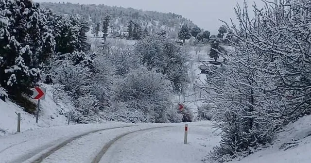 Burdur un yüksek kesimlerinde kar yağışı etkili oldu Burdur Haberleri
