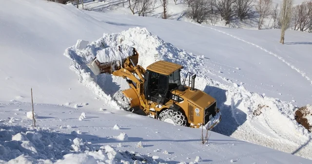 Battalgazi Belediyesi kırsalda kapalı yolları açtı Malatya Haberleri