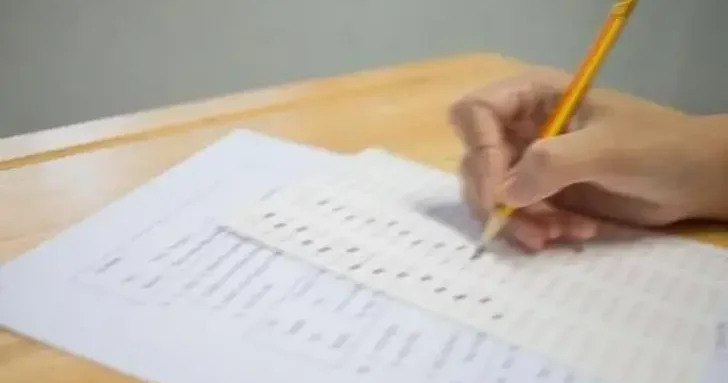 Görme yetersizliği olan öğrencinin büyük puntolu kitapçık talebi yerine getirildi