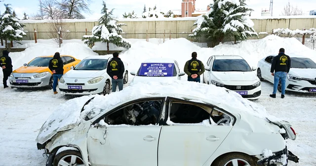 Hasarlı araçlarla change yapan şebekeye operasyon: 4 tutuklama Bingöl Haberleri