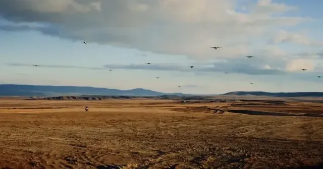 Türkiye de ilk: 20 Vurucu İHA KARGU hedefleri 12 den vurdu VİDEO İZLE