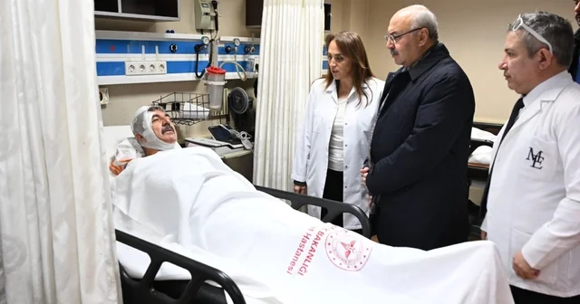 Vali Köşger servis kazasında yaralananları ziyaret etti Denizli Haberleri