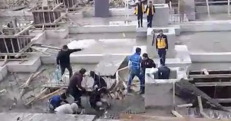 Son dakika: Bursa da inşaat alanında beton dökülürken çöken kalıpların altında kalan işçi öldü Son dakika haberleri